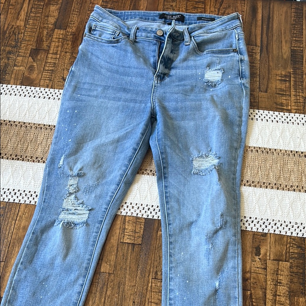 Judy Blue Distressed Light Skinny Jeans